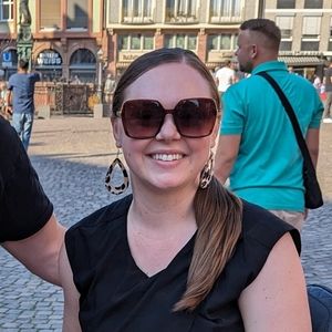 Meet your Posher, Tabi